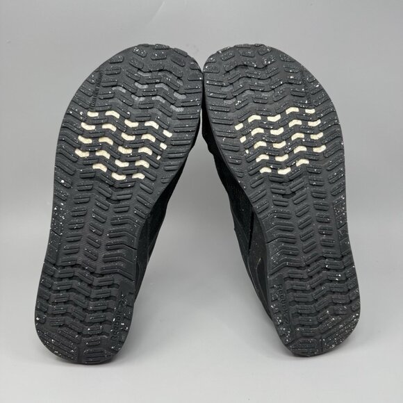 Athletic_Shoes